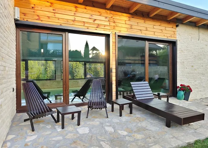 Planinska Kuca Popovic 3 * Ljubos